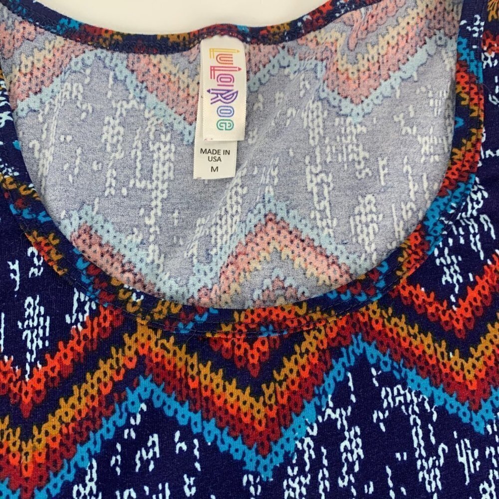 * LuLaRoe Short Sleeve Top Scoop Neck A-Line Size M